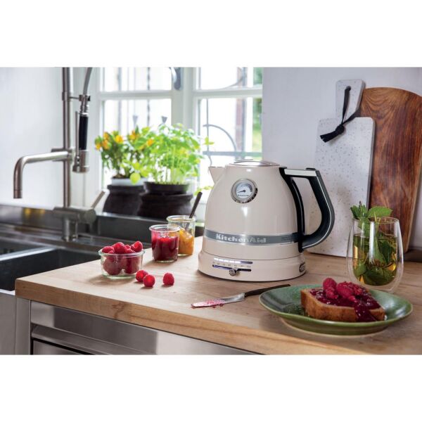 KitchenAid Artisan 5KEK1522EAC Almond Cream 1,5 Litre Kettle