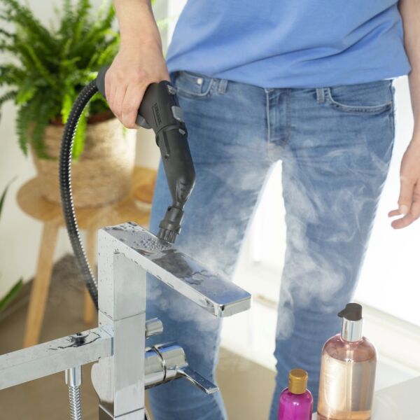 Karcher SC 3 Deluxe Textile Edition 3.5 Bar 1900 W Buharlı Temizlik Makinesi - Beyaz
