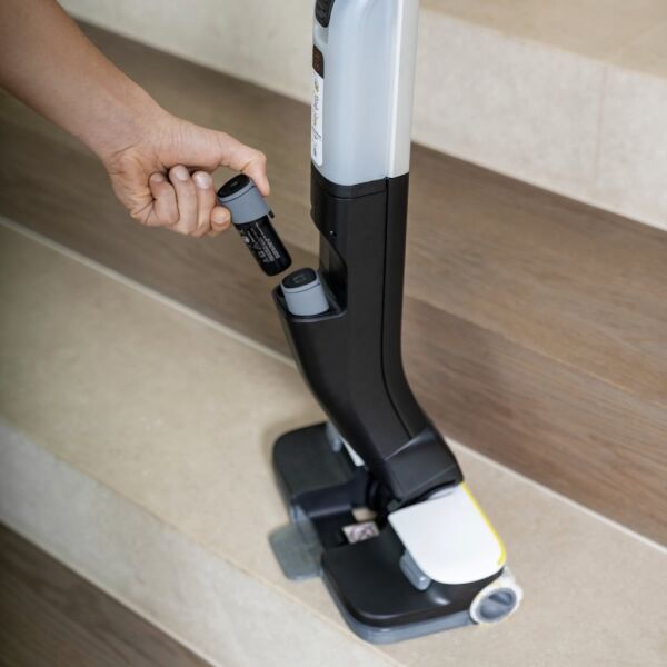 Karcher FC 4-4 Kablosuz Şarjlı Zemin Temizleme Makinesi - 10564000