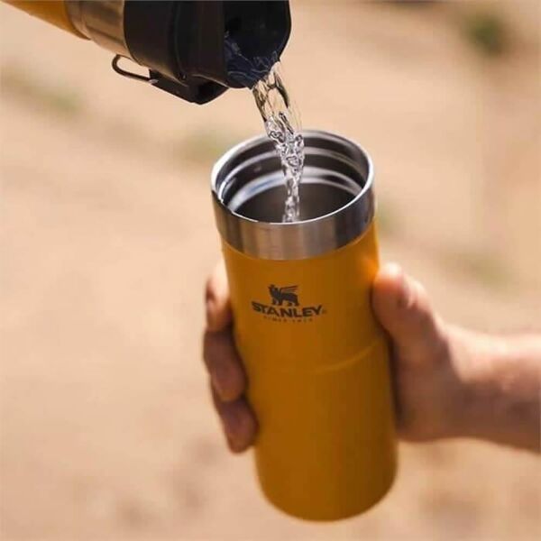 Stanley 10-09848-056 Klasik Trigger Action 0,35 Litre Çelik Termos Bardak - Safran
