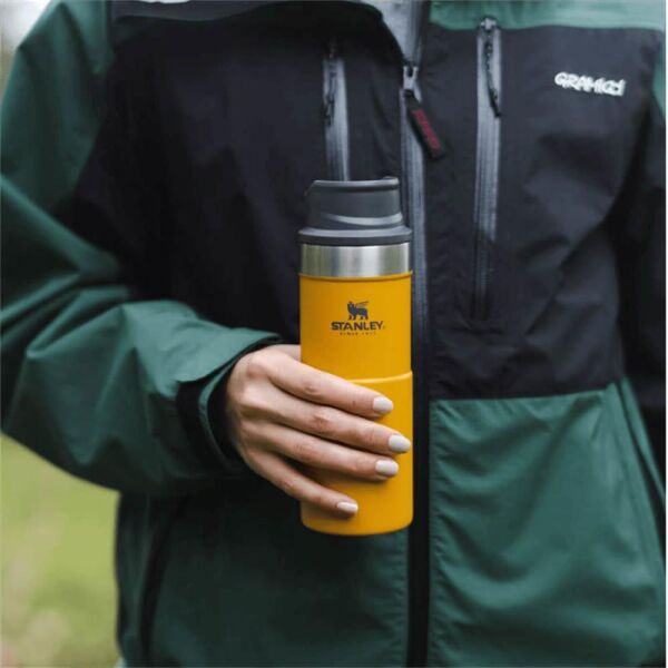 Stanley 10-09848-056 Klasik Trigger Action 0,35 Litre Çelik Termos Bardak - Safran