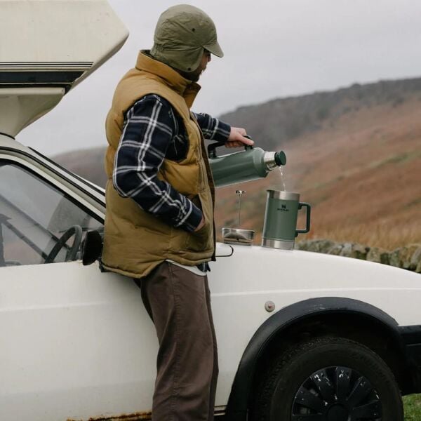 Stanley 10-07935-044 Klasik Vakumlu 2.3 Litre Çelik Termos - Yeşil