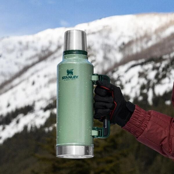 Stanley 10-07935-044 Klasik Vakumlu 2.3 Litre Çelik Termos - Yeşil