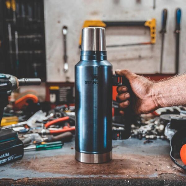 Stanley 10-08265-006  Klasik Vakumlu 1.4 Litre Çelik Termos - Lacivert