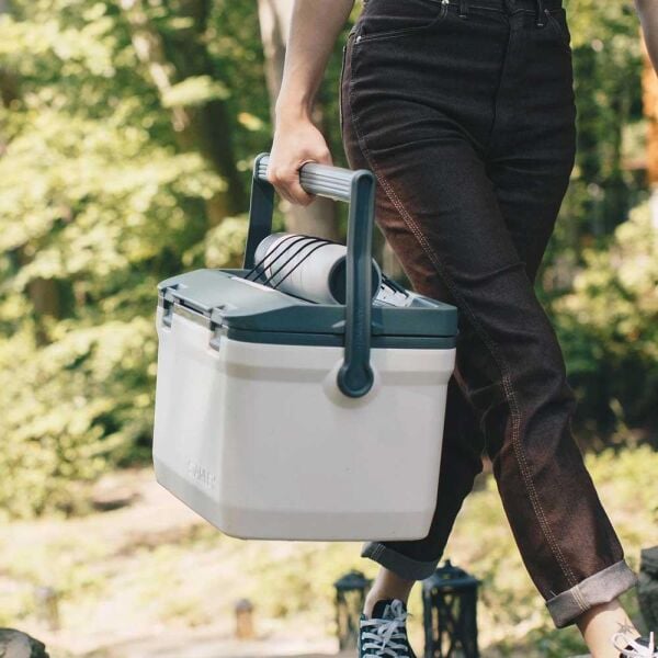 Stanley 10-01623-123 Adventure 15 Litre Taşınabilir Soğutucu Kamp Buzluğu - Beyaz