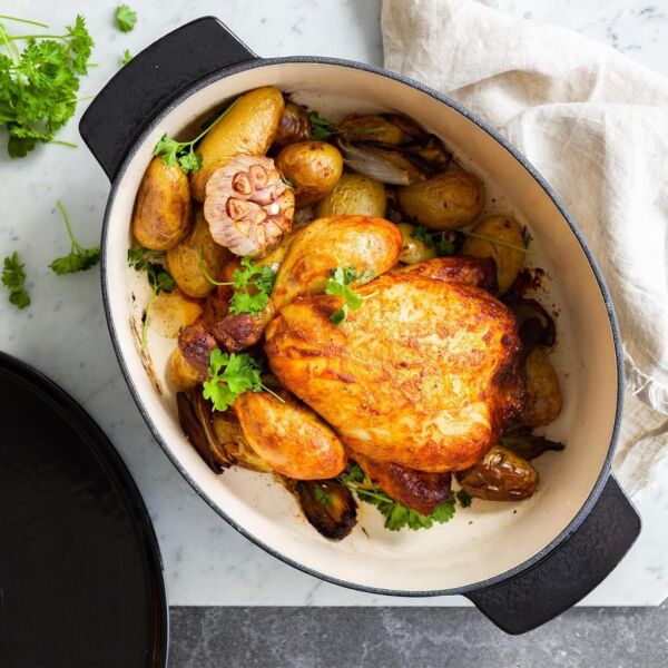 KitchenAid CC006064-001 5.6 Litre 30 cm. Oval Döküm Demir Tencere - Siyah