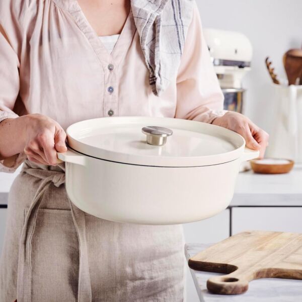 KitchenAid CC006062-001 5.6 Litre 30 cm. Oval Döküm Demir Tencere - Krem