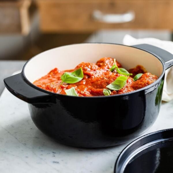 KitchenAid CC006058-001 3.3 Litre 22 cm. Döküm Demir Tencere - Siyah