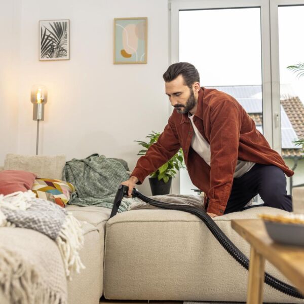 Karcher SE 5 Halı ve Koltuk Yıkama Makinesi - Beyaz