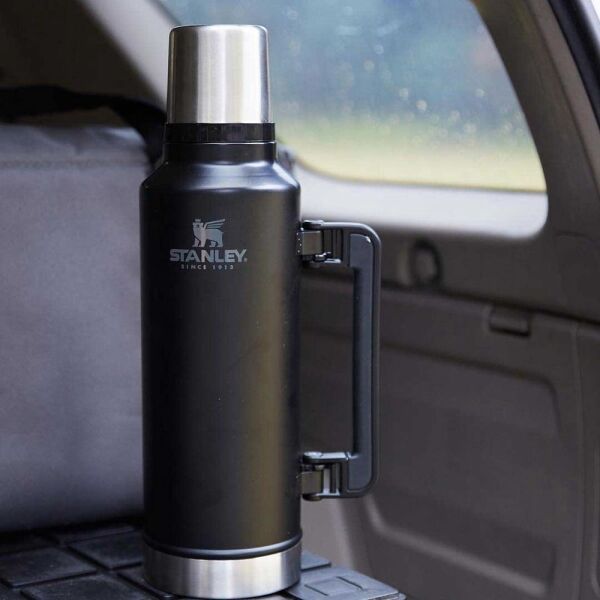 Stanley 10-07934-004 Klasik Vakumlu 1.9 Litre Çelik Termos - Siyah
