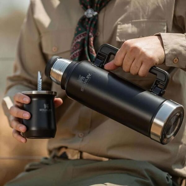 Stanley 10-07934-004 Klasik Vakumlu 1.9 Litre Çelik Termos - Siyah